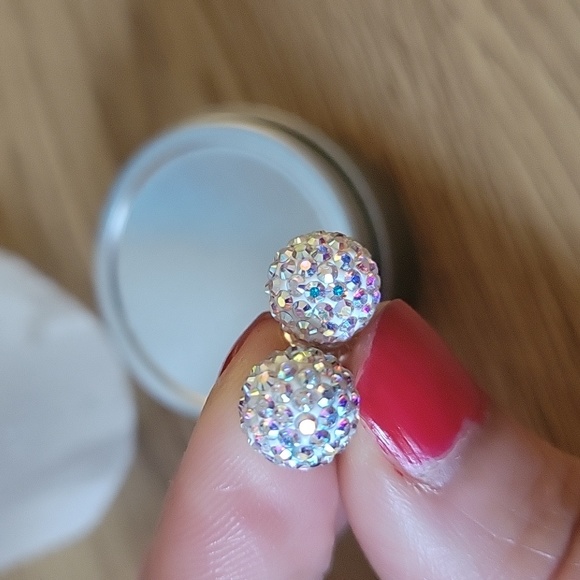 Pre-loved 🔮 Crystal Pave Sparkle Stud Swarovski Crystal Earrings - Picture 3 of 4